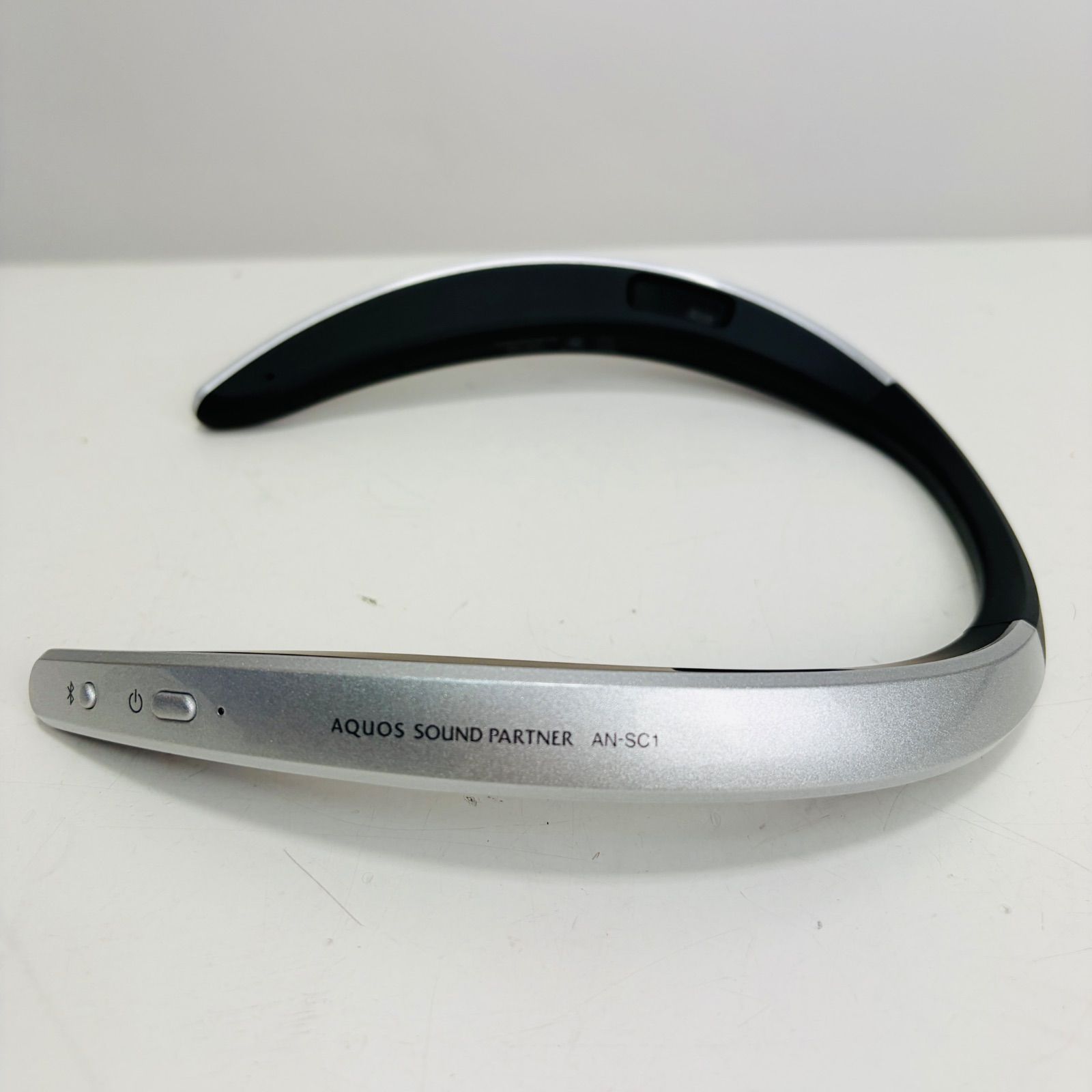 SHARP AQUOS AN-SC1 シルバー【新品】 美品】シャープ AN-SC1 シルバー AQUOS サウンドパートナー ネック