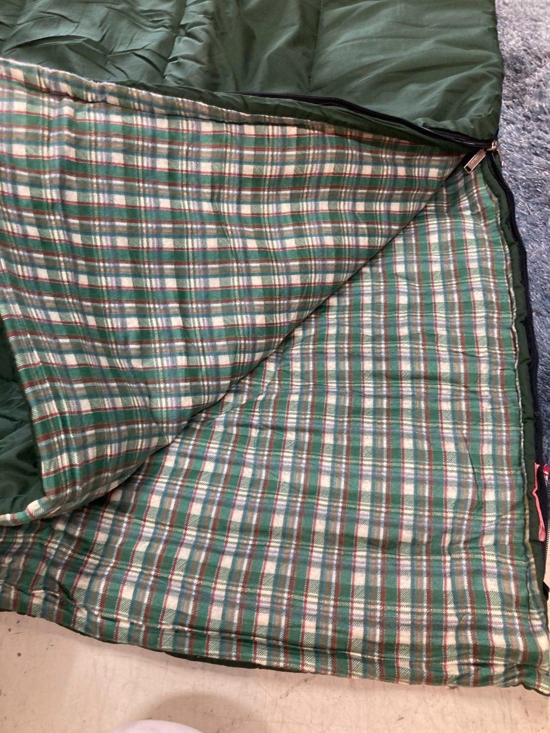 新品　箱のまま　Coleman　寝具　大型寝袋　グリーンチェック 4個セット Coleman コールマン 寝袋 シュラフ グリーン チェック