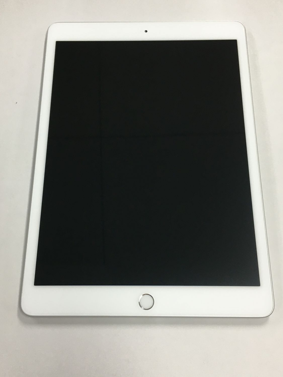 超美品 電池91% Apple iPad 第8世代 32GB WiFiモデル シルバー【動作