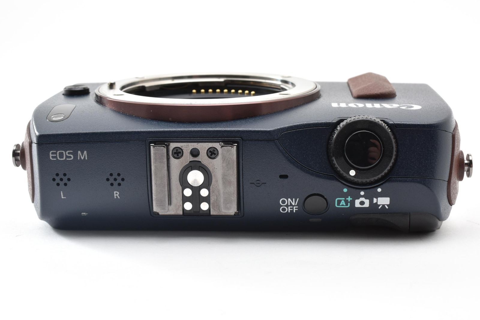 ☆訳あり外観美品☆ キヤノン CANON EOS M ボディ ベイブルー