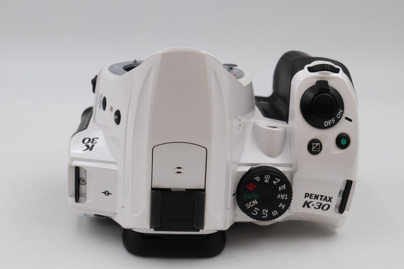 極上品 ショット数1,776回☆ペンタックス PENTAX K-30 ホワイト ボディ