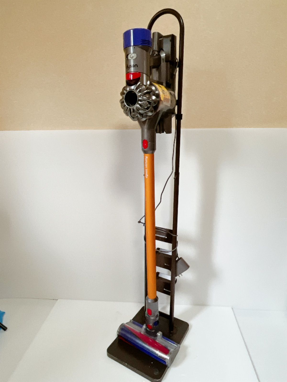 dyson SV10 V8 コードレスクリーナー スタンド付 #3680-0907-1