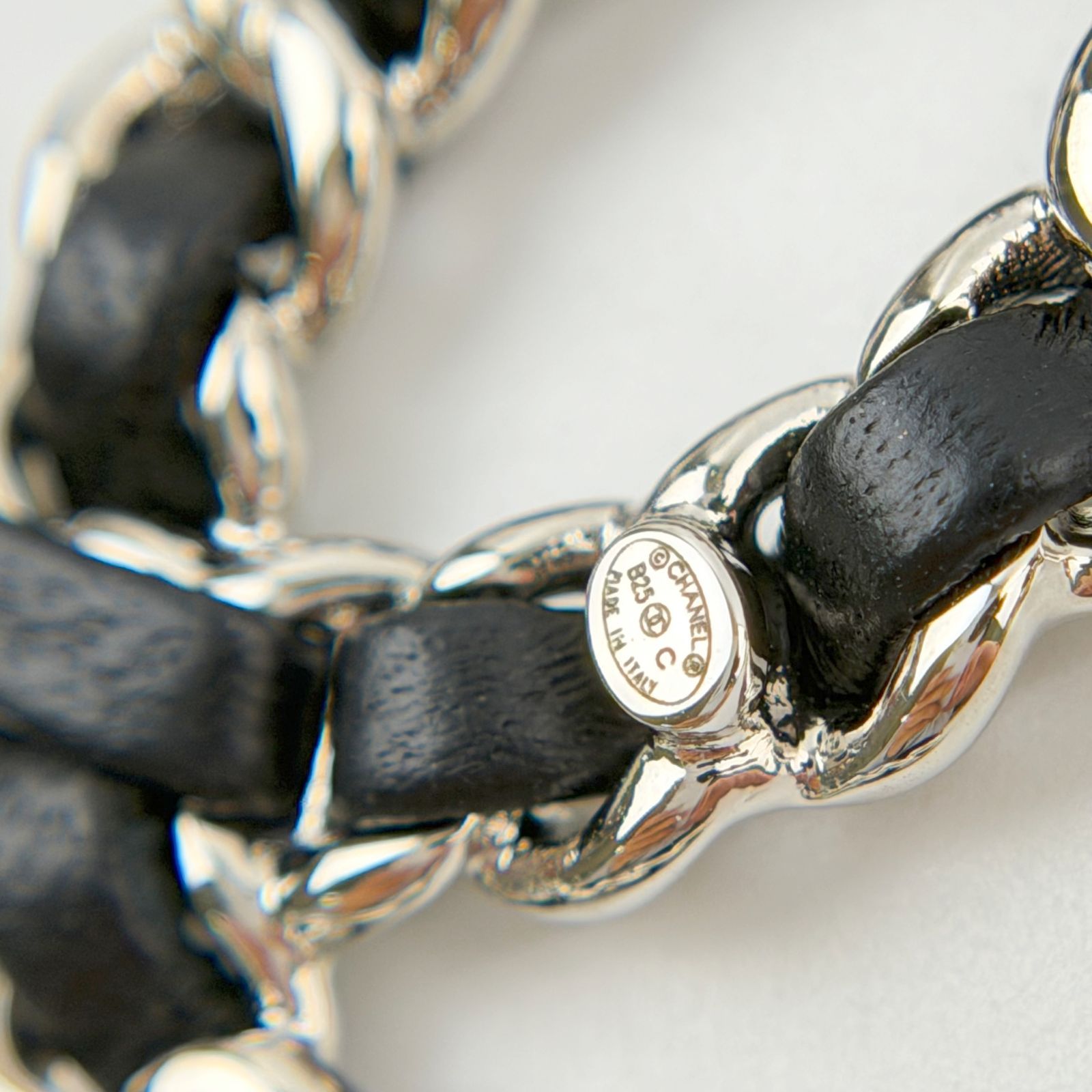 中古】CHANEL シャネル ココマーク レザー編み込み チェーン ブローチ