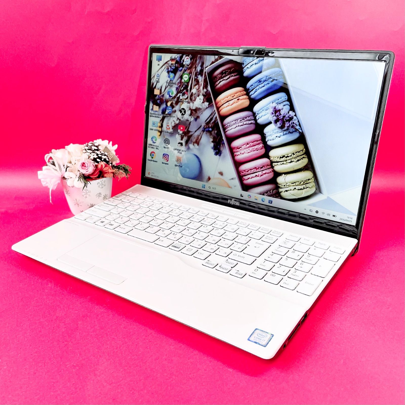 富士通 第8世代Corei7 SSD256GB 8GB 白 - メルカリ