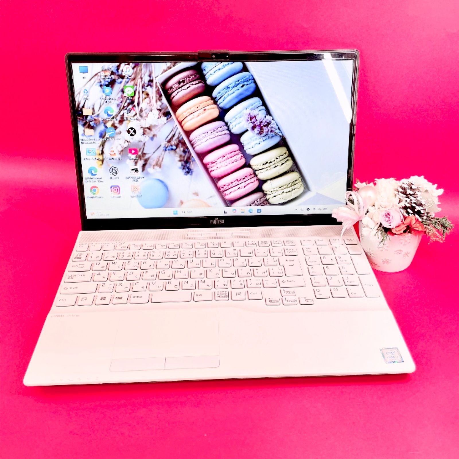 富士通 第8世代Corei7 SSD256GB 8GB 白 - メルカリ