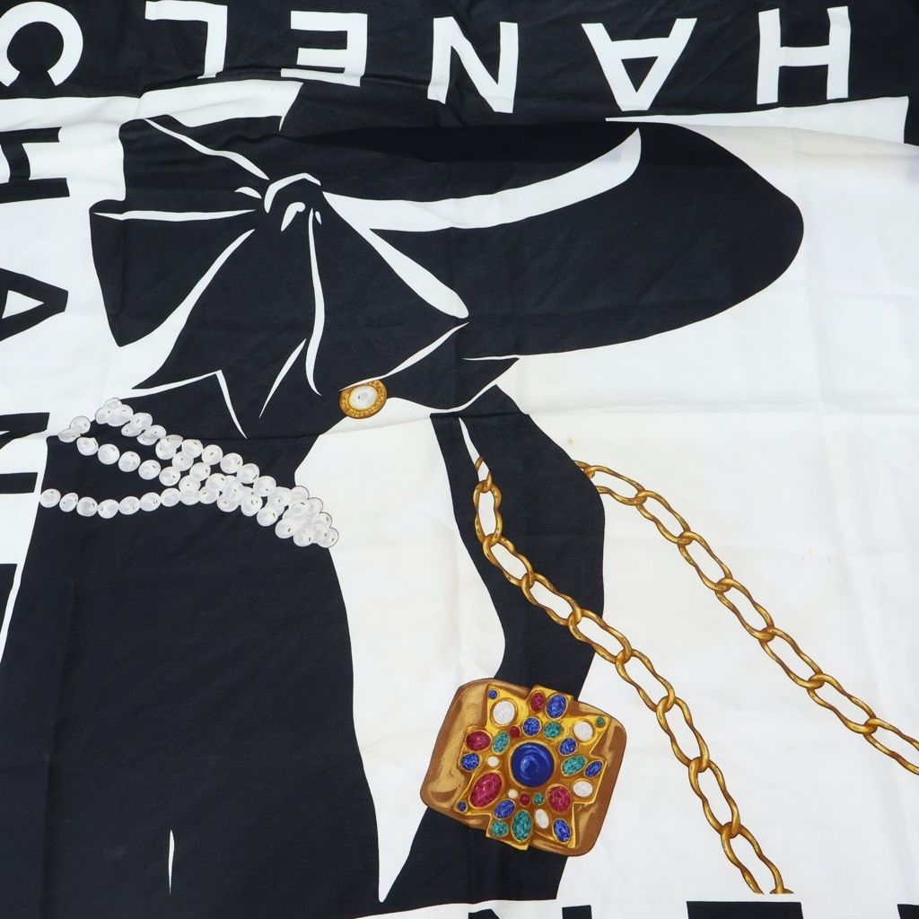 CHANEL (シャネル) マドモアゼル ロゴ シルク スカーフ ブラック