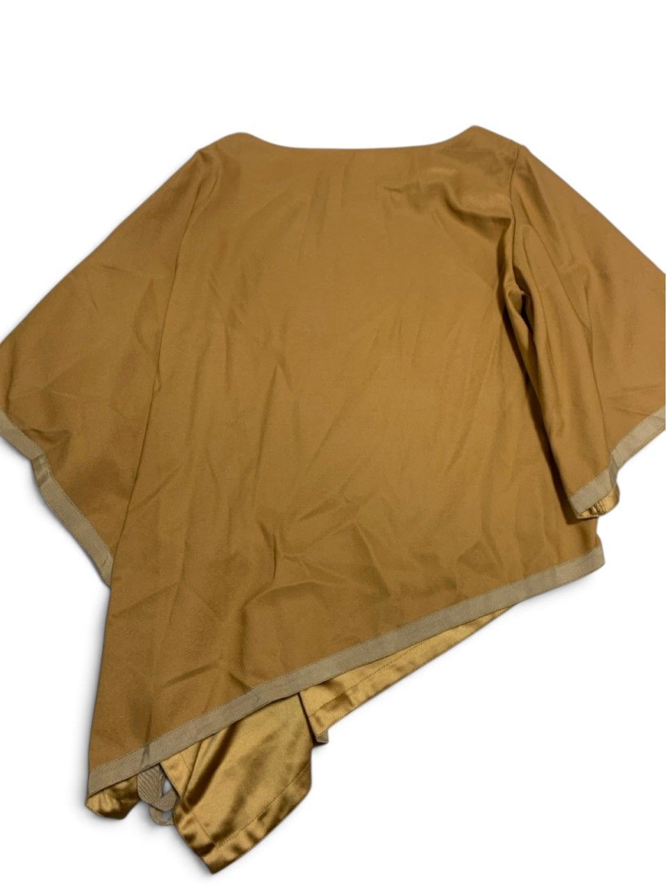 https://assets.mercari-shops-static.com/-/large/plain/2JXJhtRLB8NxmrPKJJw6Vn.jpg@jpg
