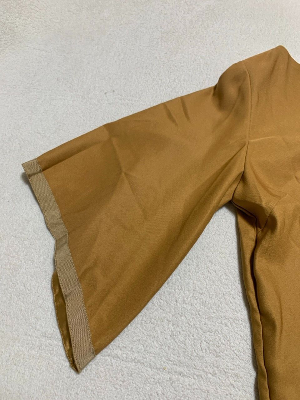 https://assets.mercari-shops-static.com/-/large/plain/2JXJhugXQSviCqA5yUyge2.jpg@jpg