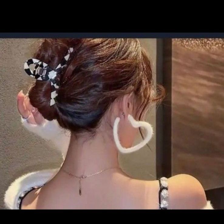 https://assets.mercari-shops-static.com/-/large/plain/2JXJi85aAwhxVtqQ9vHxhr.jpg@jpg