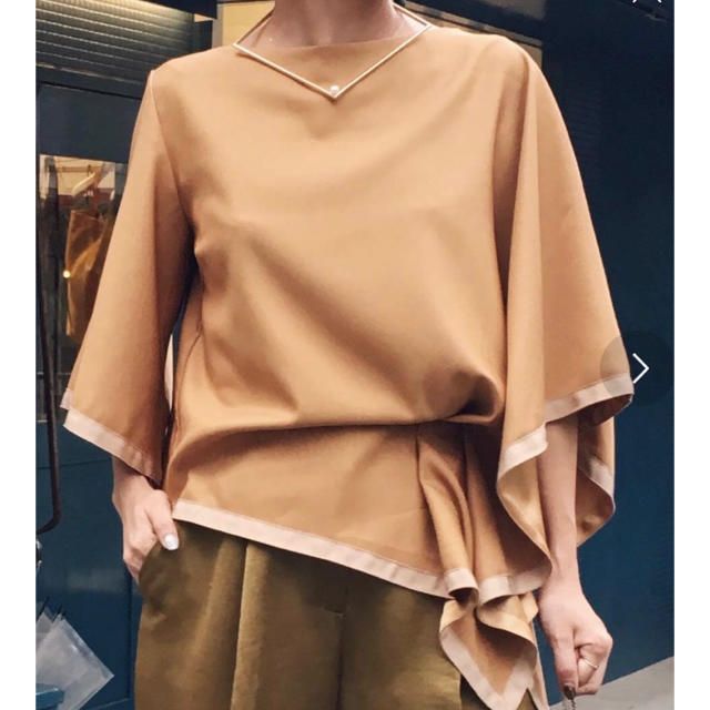 https://assets.mercari-shops-static.com/-/large/plain/2JXJiBCwu6RokX5XQN2d8i.jpg@jpg