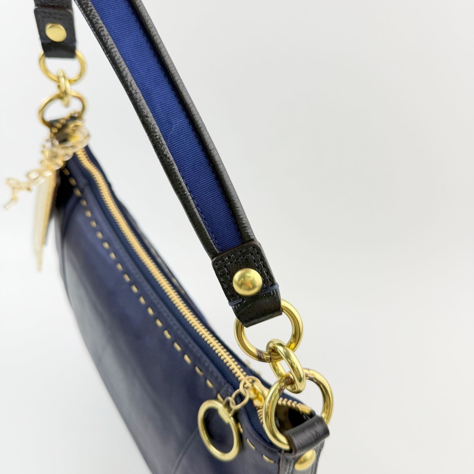 中古】COACH コーチ ポピー ロゴプレート フロントポケット ショルダー
