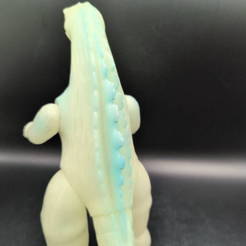 希少 マルサン 電撃怪獣大作戦 クラシック ゴジラ 蓄光 GID ミドル