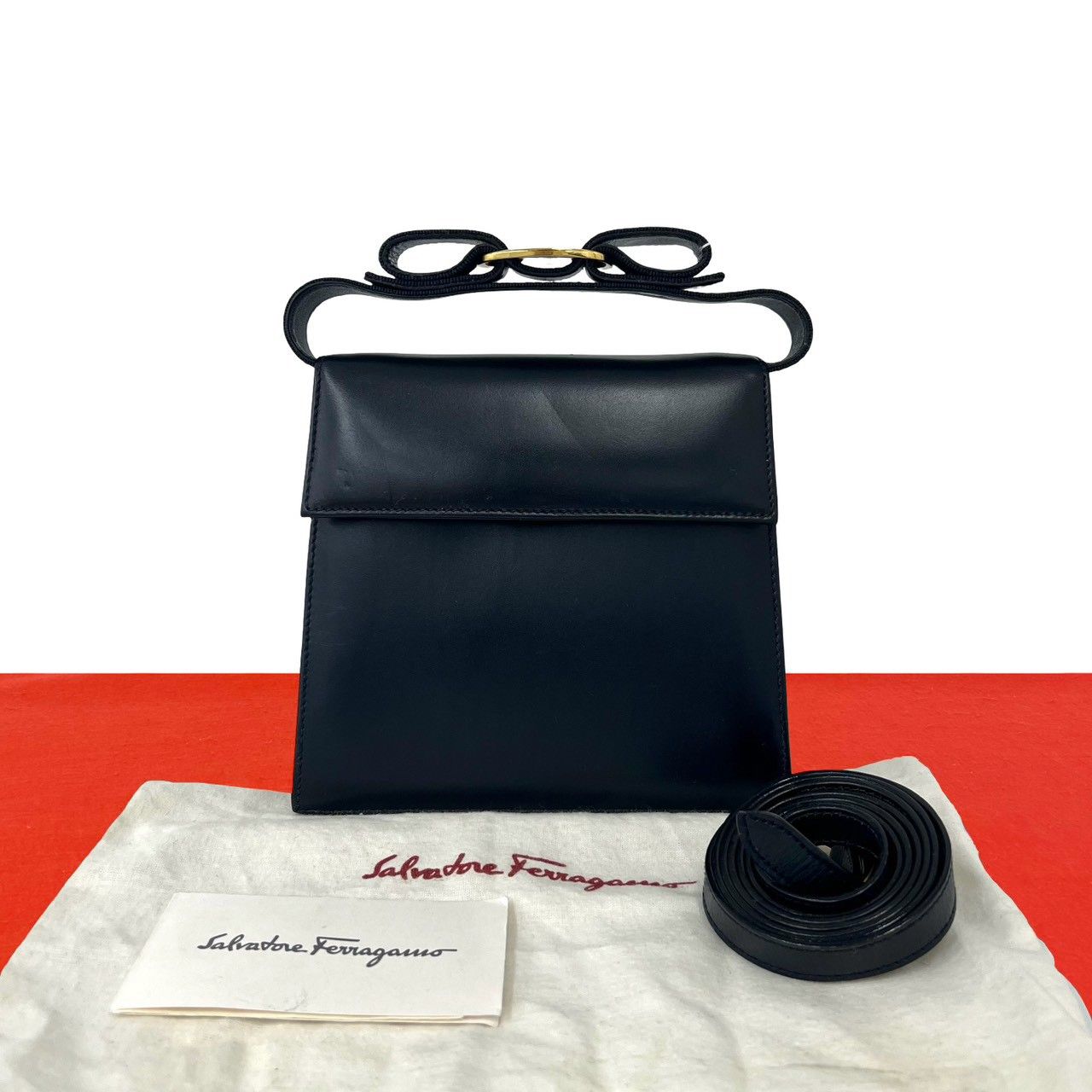 極 美品 袋付き Salvatore Ferragamo サルヴァトーレフェラガモ ヴァラ