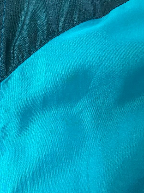 https://assets.mercari-shops-static.com/-/large/plain/2JXKC2P59Ami78RF95s7wF.jpg@jpg