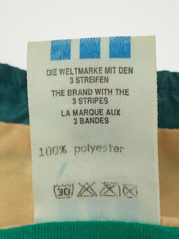 https://assets.mercari-shops-static.com/-/large/plain/2JXKC2Pfd2VPtpUeLjVdot.jpg@jpg