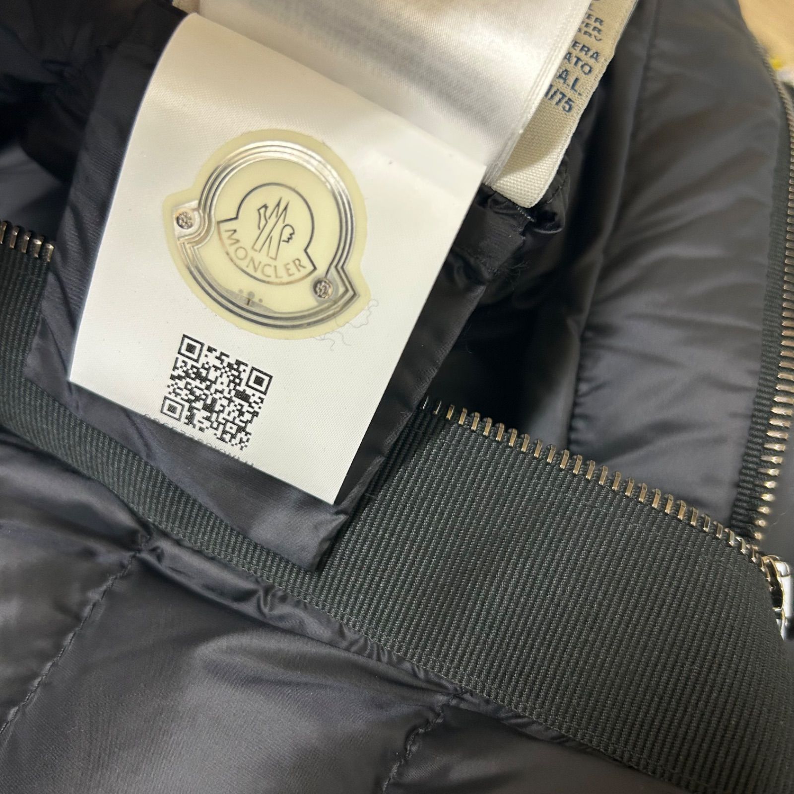美品】 MONCLER モンクレールダウン切り替えニットジャケット黒XS