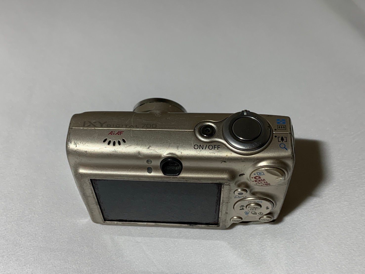 4237 Canon IXY DIGITAL 700 ゴールド ジャンク品 デジカメ【ネ