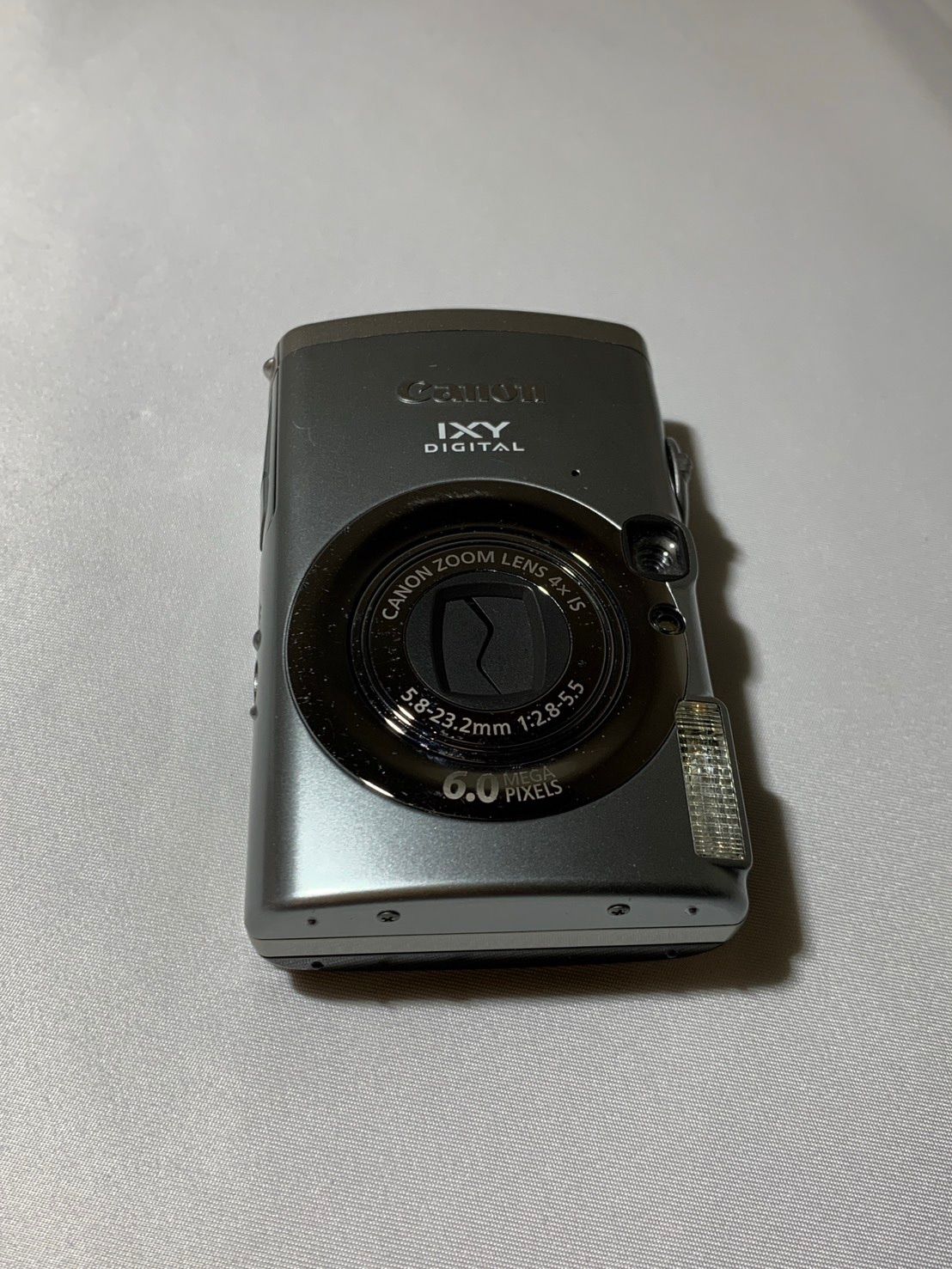 4261 Canon IXY DIGITAL 800 IS シルバー ジャンク品 デジカメ【ネ