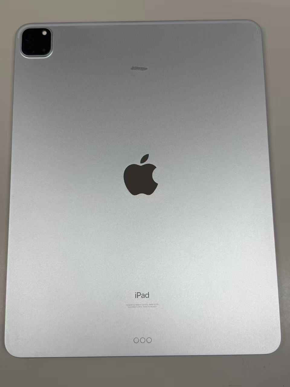 極美品　バッテリー最大容量93%　iPad Pro 12.9 第5世代 2TB 美品 電池93% iPad Pro 12.9インチ（第5世代）256GB WiFiモデル