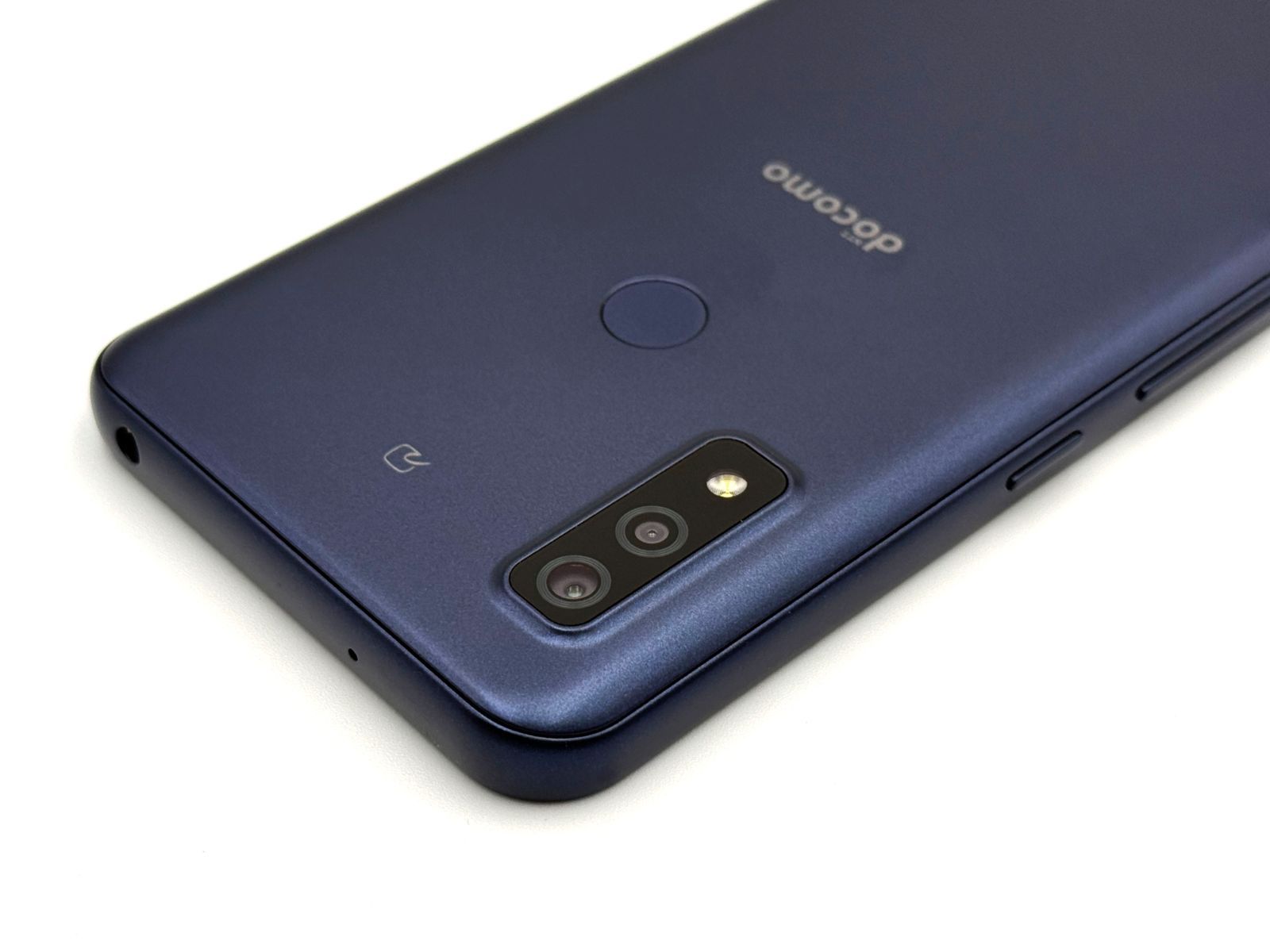 docomo arrows We 64GB ネイビー F-51B SIMフリー アローズ 白ロム