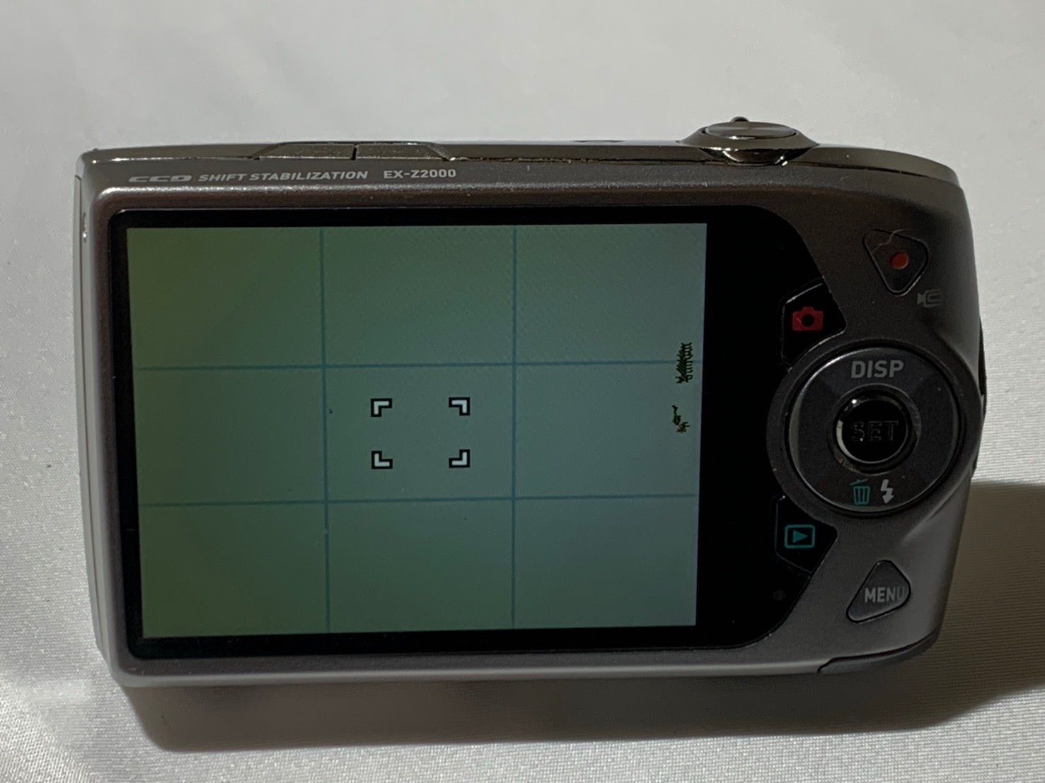 4271 Casio EXILIM EX-Z2000 シルバー 動作確認済み やや訳アリ