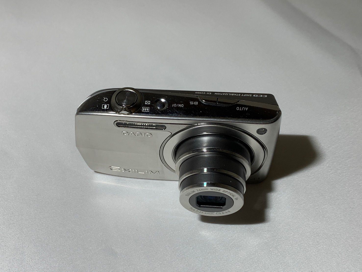 4271 Casio EXILIM EX-Z2000 シルバー 動作確認済み やや訳アリ