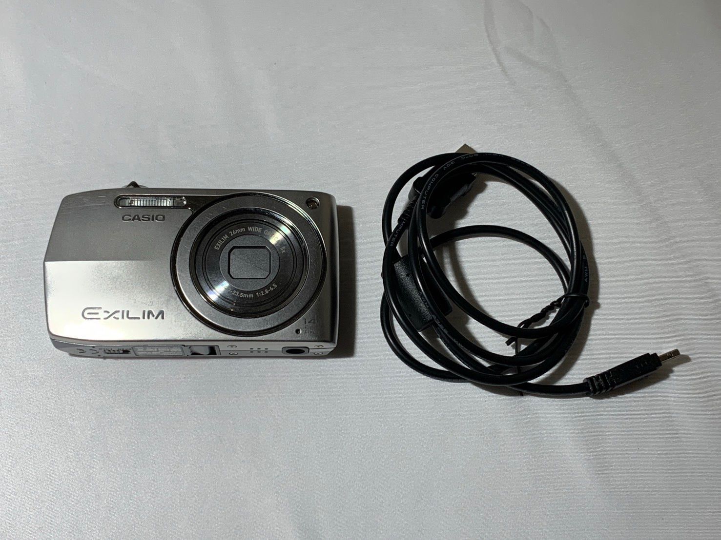 4271 Casio EXILIM EX-Z2000 シルバー 動作確認済み やや訳アリ