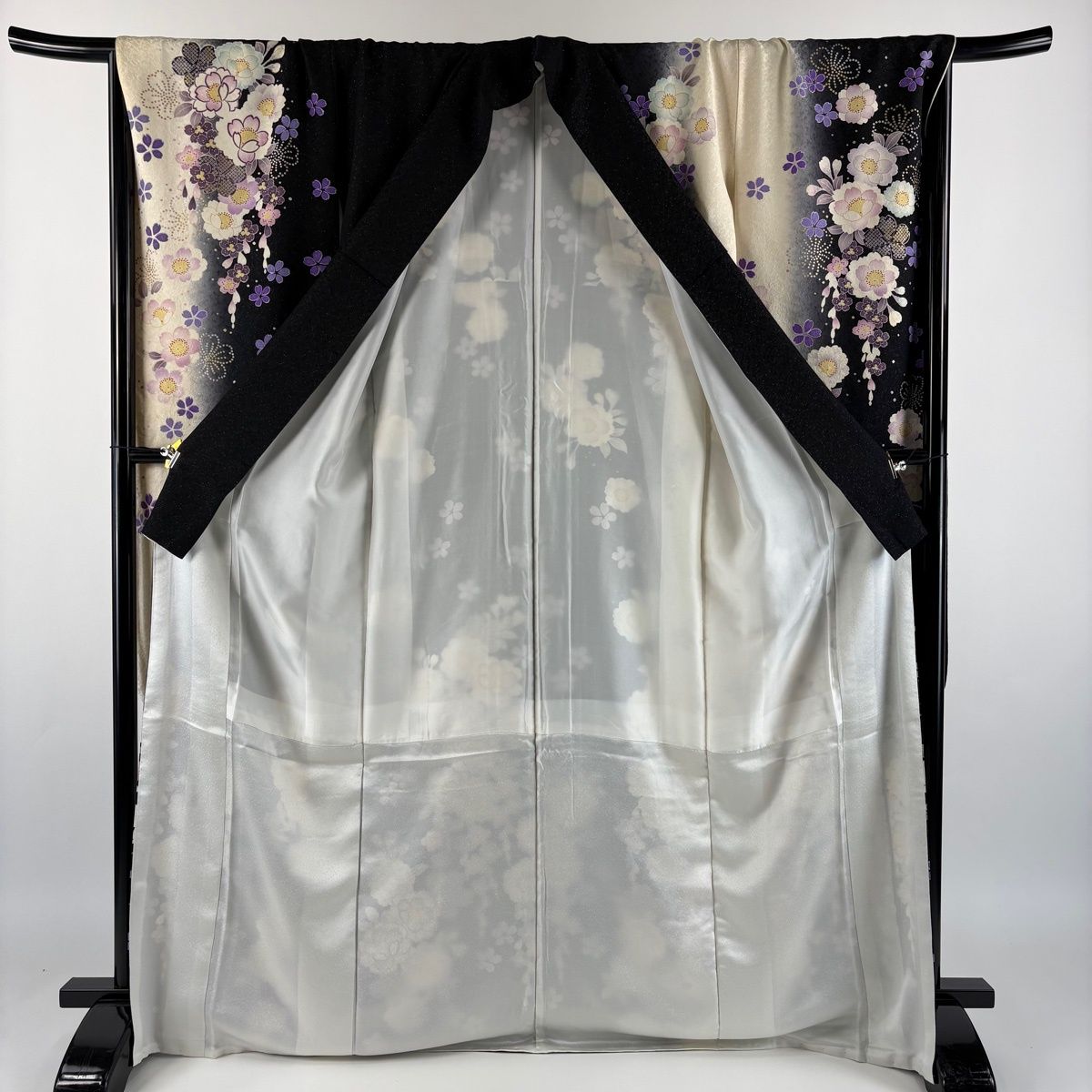 振袖 身丈171cm 裄丈69cm L 袷 桜 箔散らし 銀通し 金銀彩 黒 正絹
