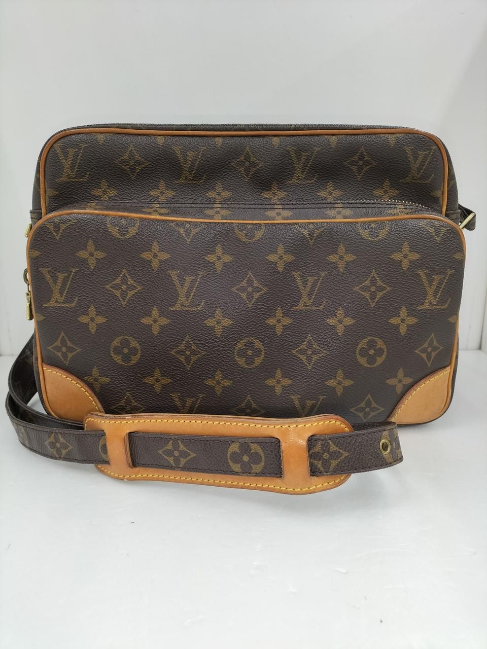 LOUIS VUITTON 型番：M45244 ナイル