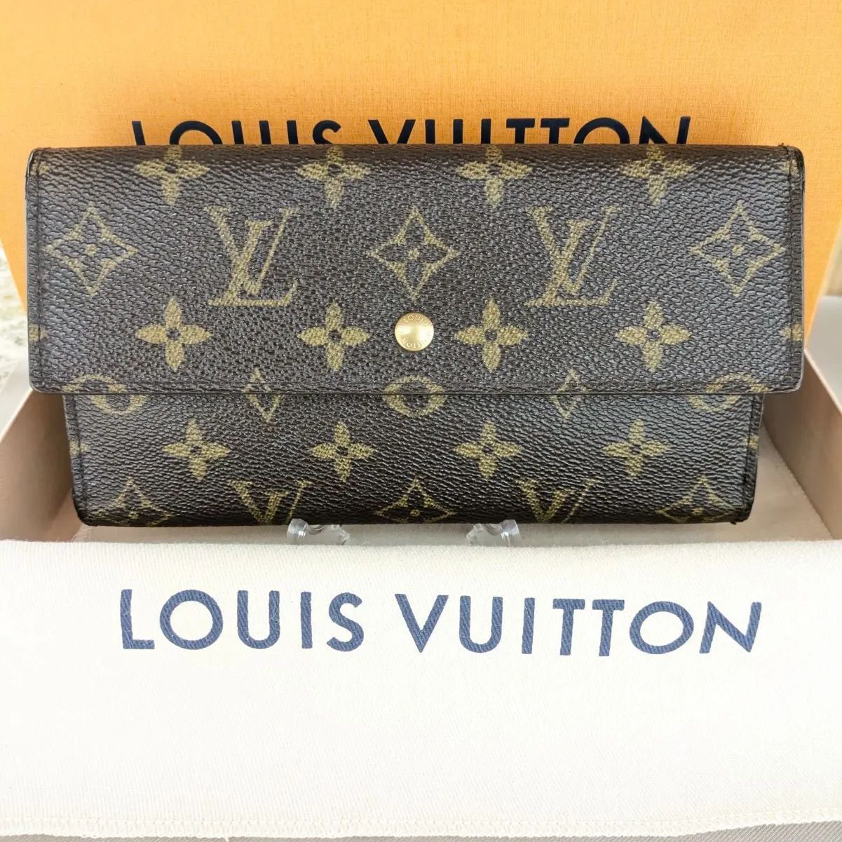 ルイヴィトン LOUIS VUITTON ポルトフォイユ インターナショナル 長財布　三つ折り財布　14016-EB103845