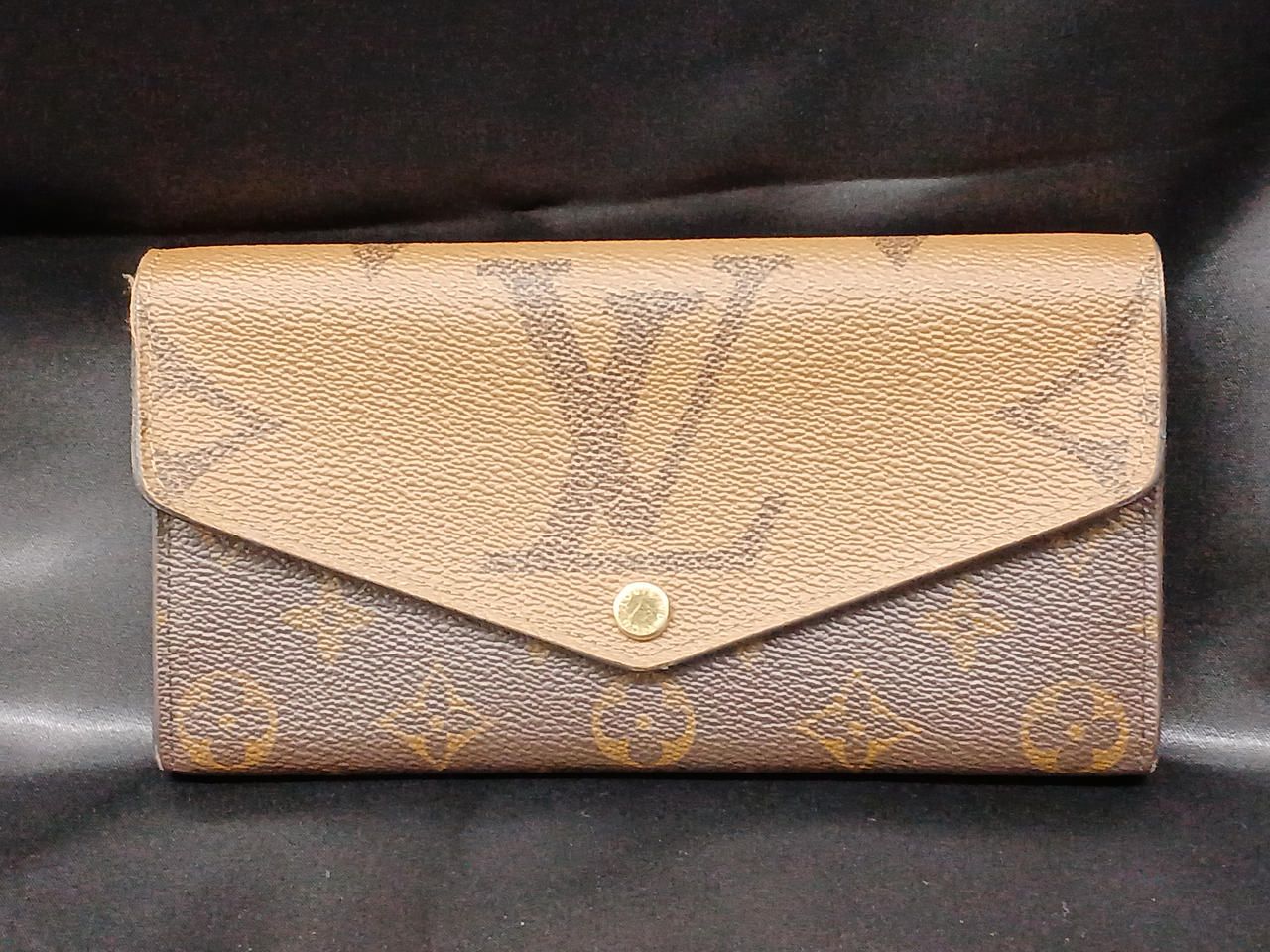 LOUIS VUITTON 型番：M80726 ジャイアントモノグラムリバース　ポルトフォイユサラ