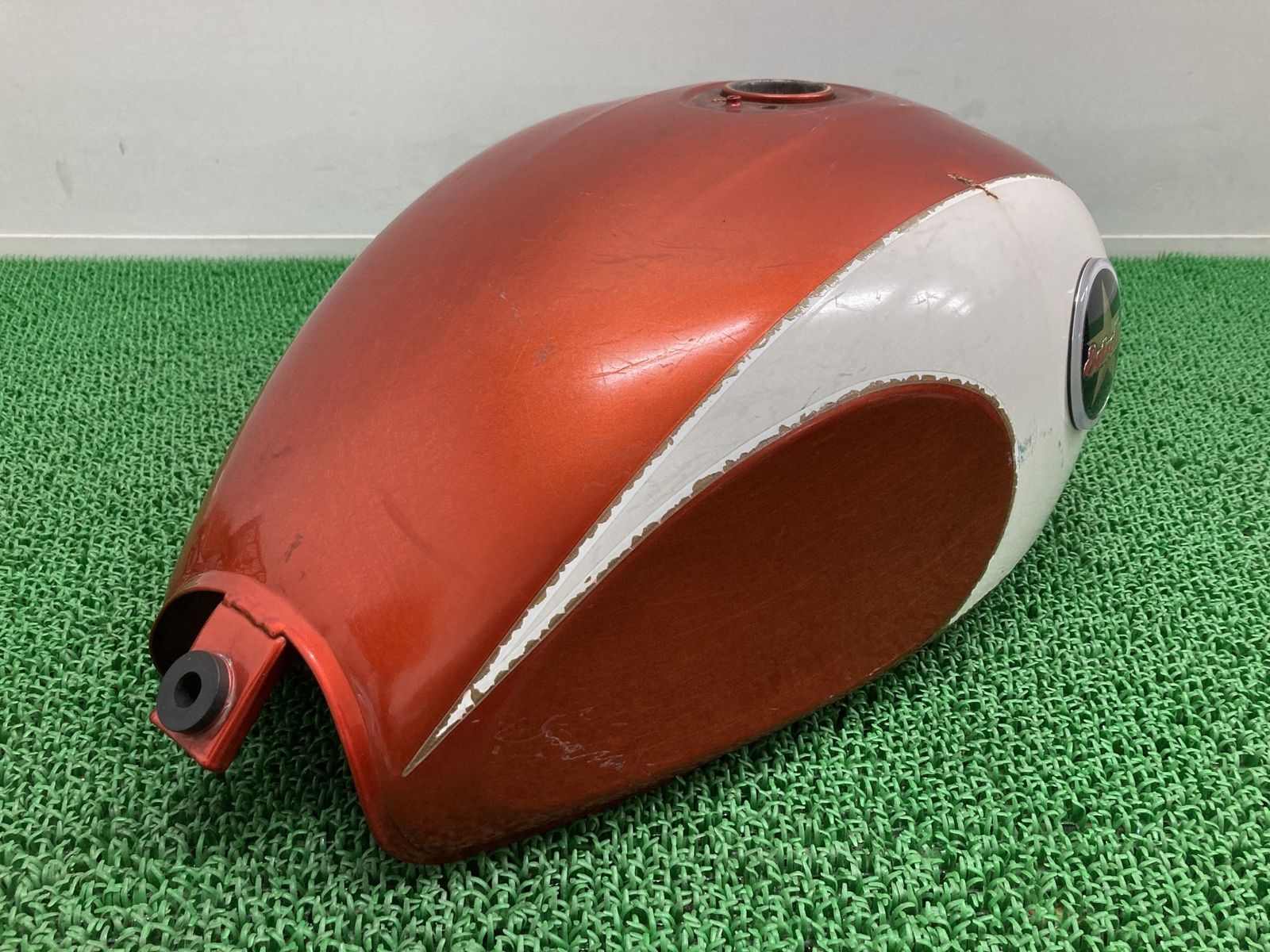 M*様 エストレヤ タンク エストレヤ タンク 橙M/白 カワサキ 純正 中古 BJ250A エストレア 94年
