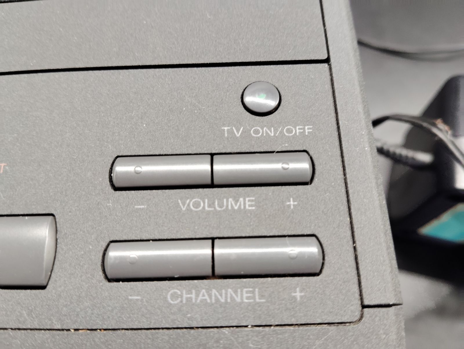 通電確認済】ソニー KV-4SV2 ポータブルカラーテレビ インデクストロン