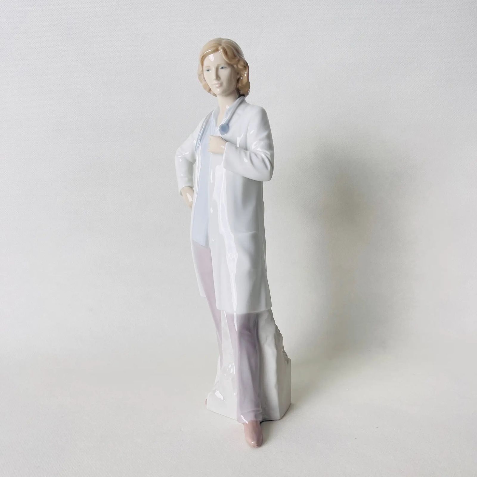 【リユース】 フィギュリン(陶器人形) / LLADRO / 「頼れるドクター」 / スペイン / 未使用 44,200円