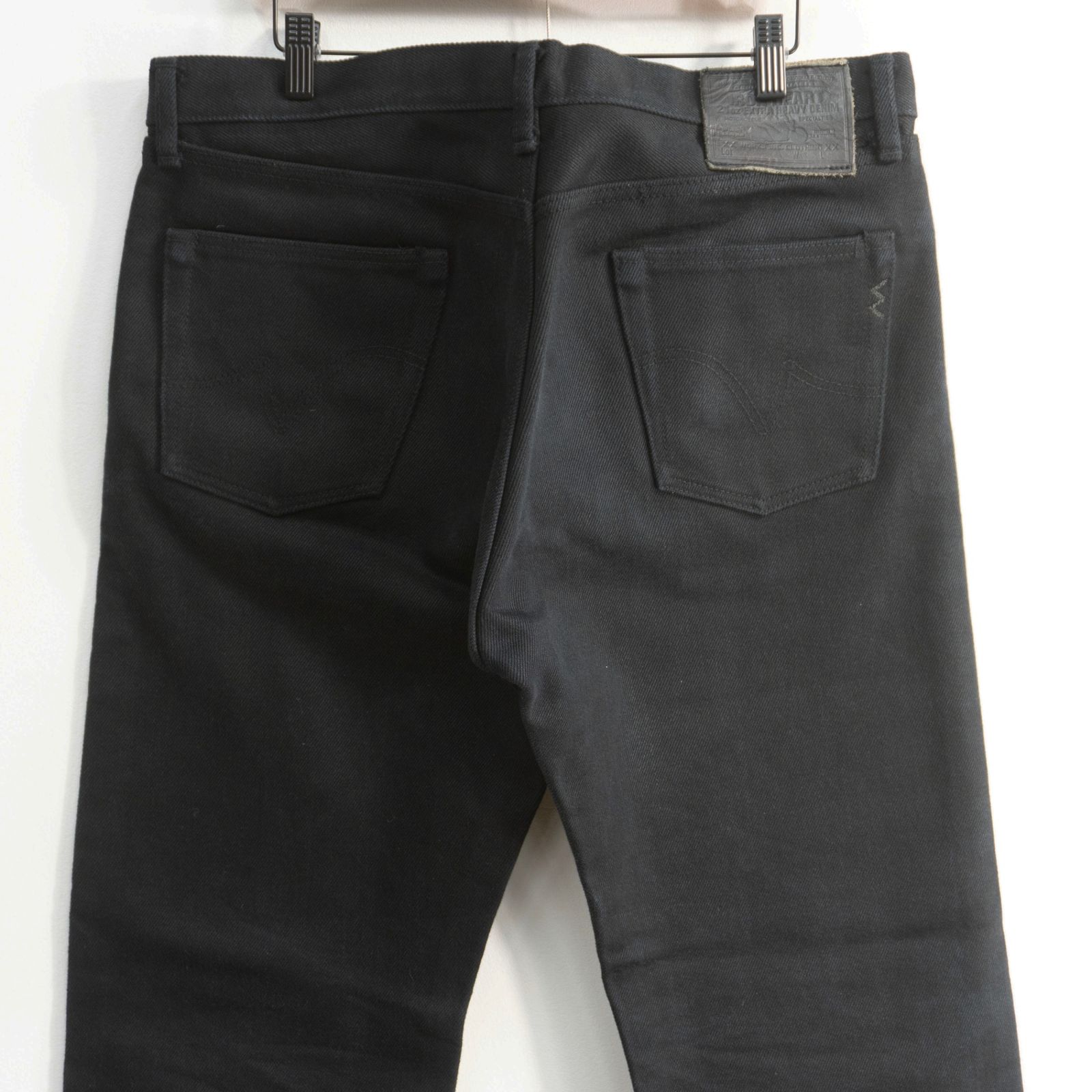 美品】IRON HEART【21oz 黒鎧 デニム ストレート】W36 ブラックデニム 美品】IRON HEART【21oz 黒鎧 デニム ストレート】W36 ブラックデニム