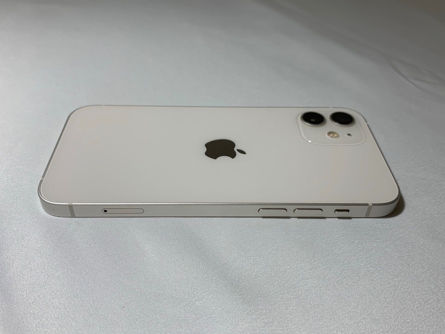 iPhone 12 128GB ホワイト ジャンク品 - メルカリ