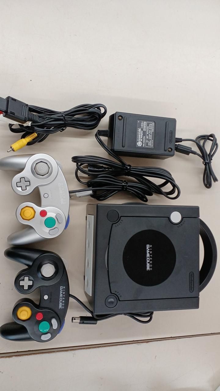 NINTENDO 型番:DOL-001 GAME CUBE