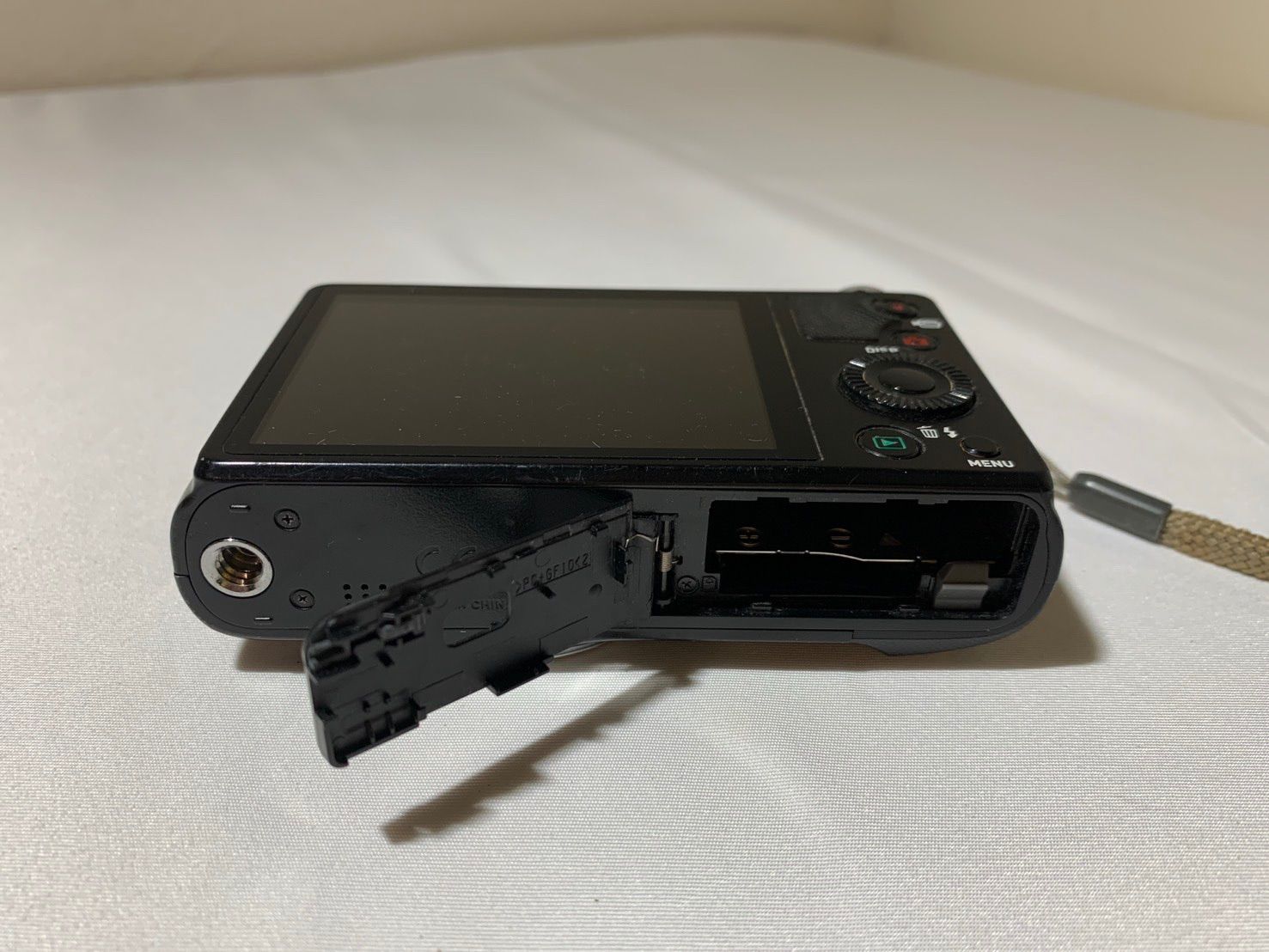 4352 Casio EXILIM EX-ZR700 ブラック ジャンク品 デジカメ【宅