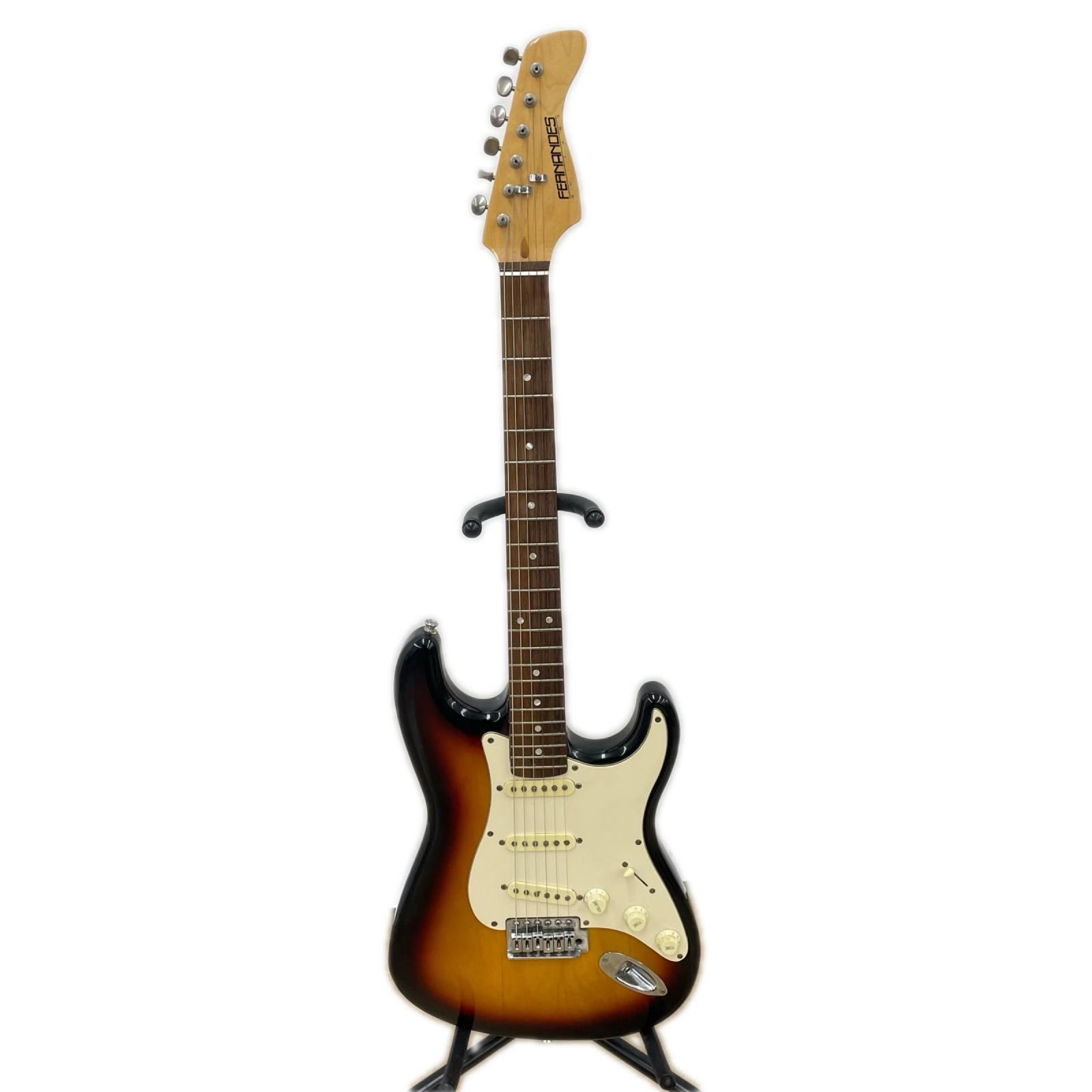 中古品 フェルナンデス（Fernandes）のエレキギター ストラトキャスター フェルナンデス FERNANDES エレキギター ストラトキャスターモデル