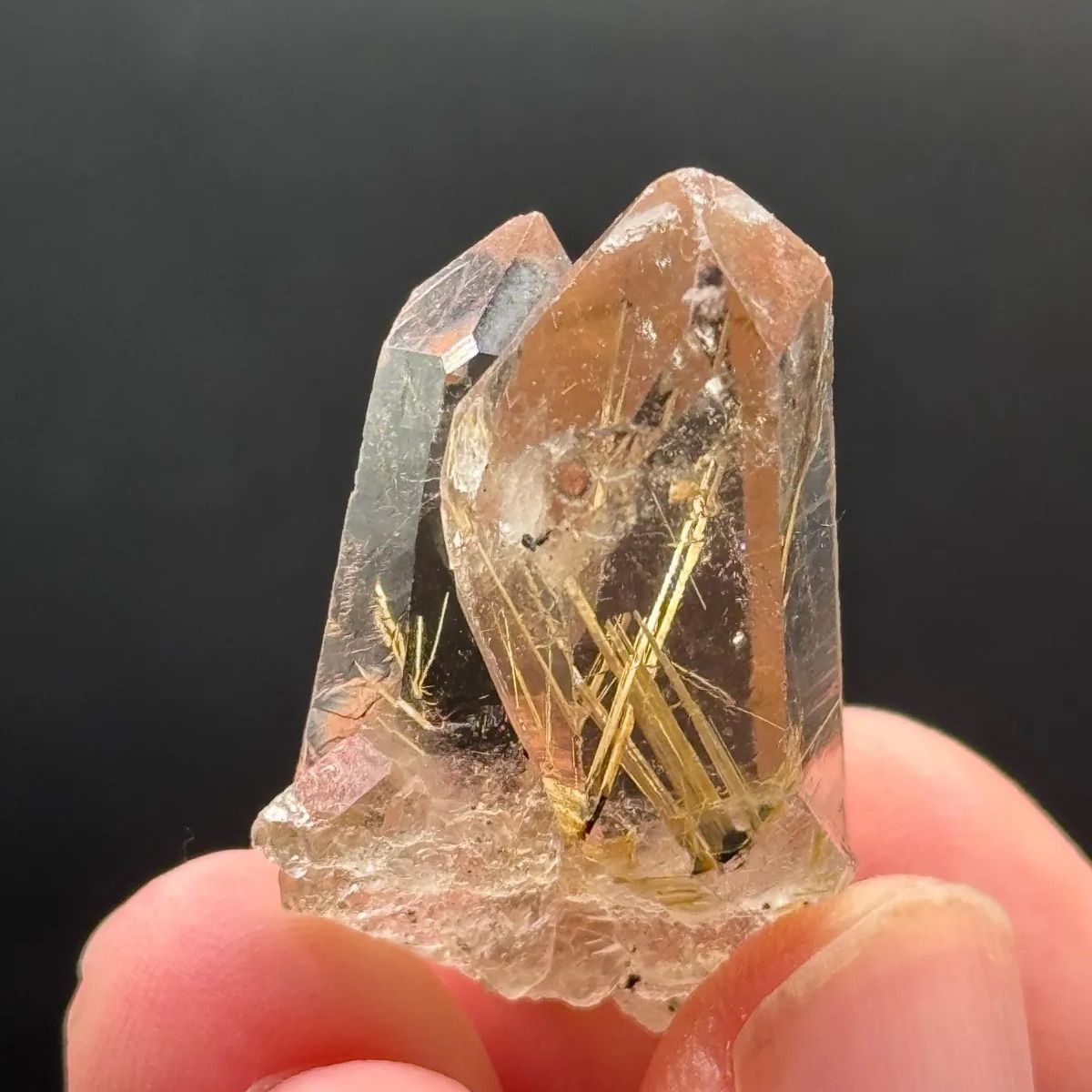 天然ルチルクォーツ 原石 金針水晶 ゴールドルチル 一点物 - メルカリ