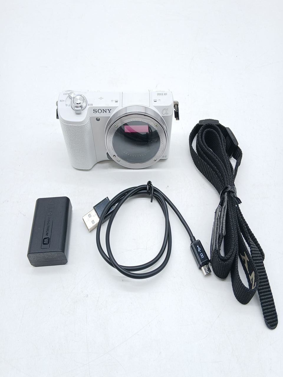 1383ショット！美品 ☆ SONY α5100 ボディ ホワイト ミラーレス一眼