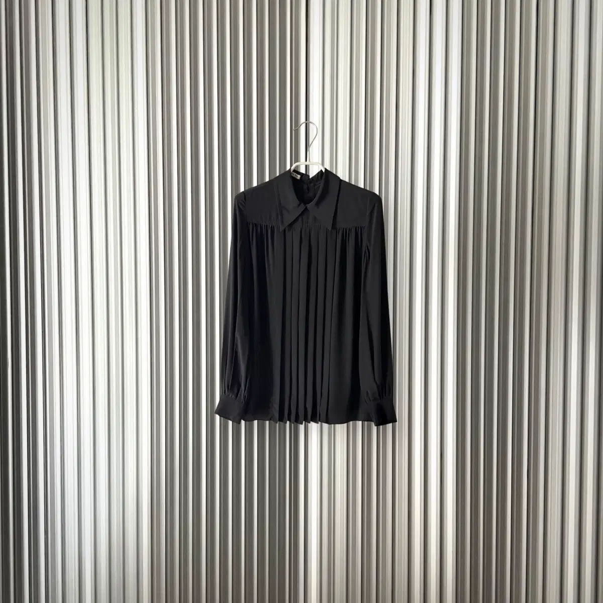 miumiu シルクブラウス