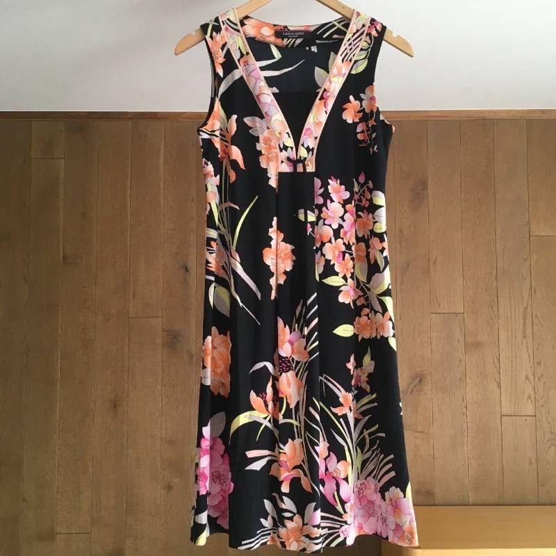 美品 LEONARD レオナール 花柄 フラワー ワンピース38 0330802 - メルカリ