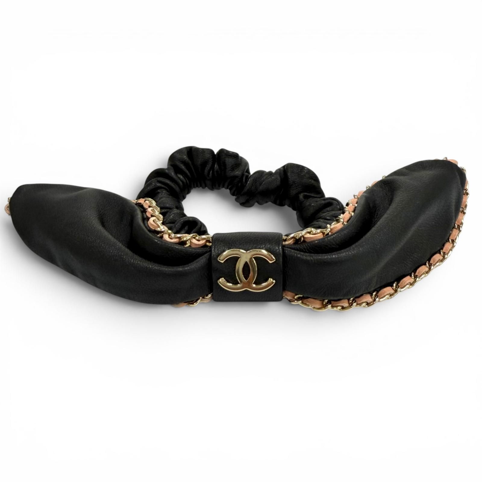 shudai様用CHANEL レザー シュシュロゴ チェーン ブラック 美品☆CHANEL シャネル A22S チェーン使い ココマーク レザーリボン
