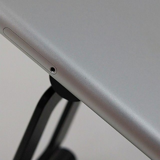 iPhone7 128GB ドコモ シルバー 送料無料 本体 c22774 - メルカリ