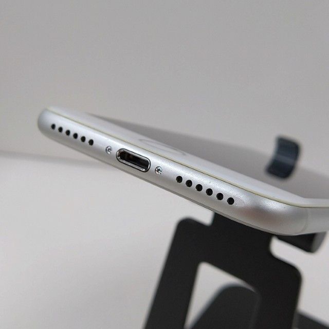 iPhone7 128GB ドコモ シルバー 送料無料 本体 c22774 - メルカリ