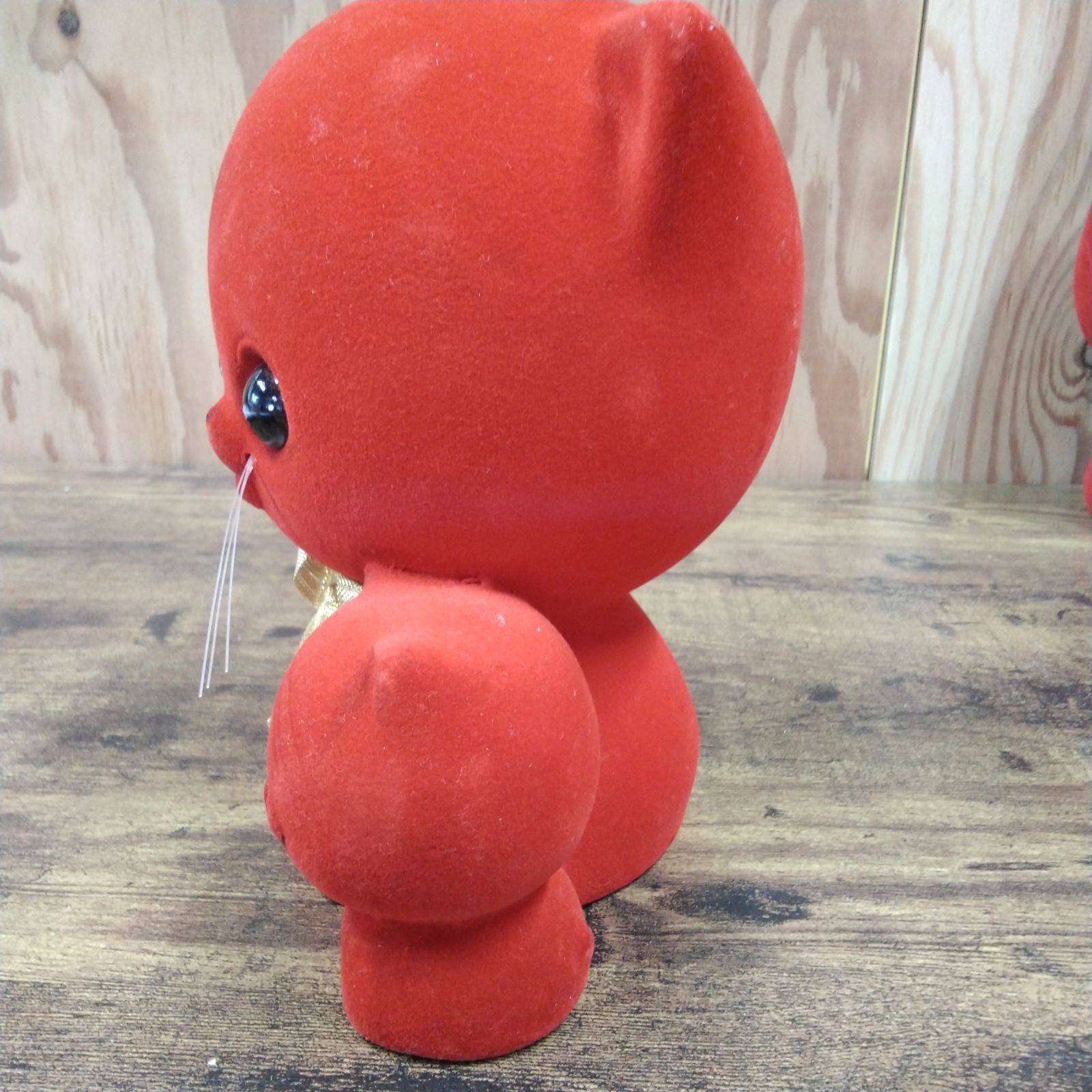 真っ赤な猫ちゃん貯金箱 773 - メルカリ