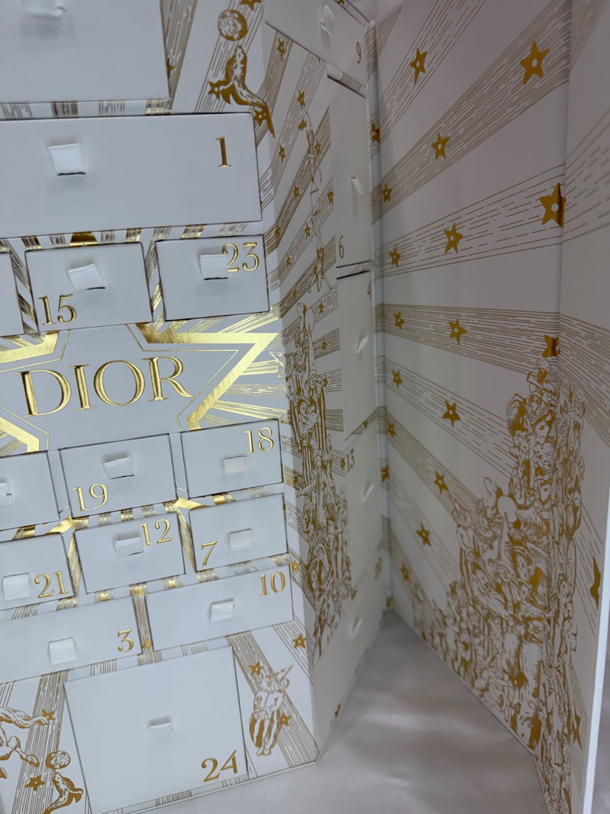 新品未使用 DIOR 2025 アドベントカレンダー 【箱のみ】 - メルカリ