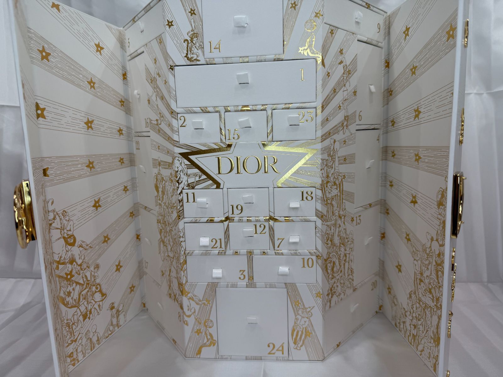 新品未使用 DIOR 2025 アドベントカレンダー 【箱のみ】 - メルカリ
