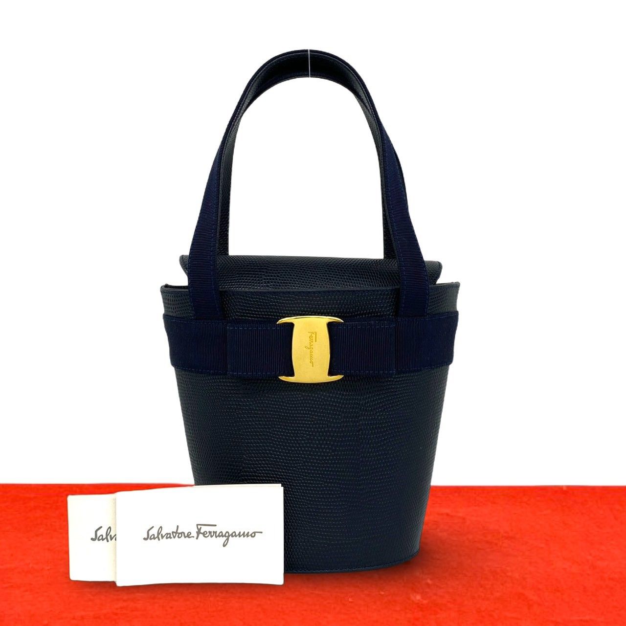 極 美品 Salvatore Ferragamo サルヴァトーレフェラガモ ヴァラリボン